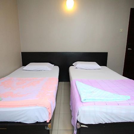 Mandarin Hotel Kuching Zewnętrze zdjęcie