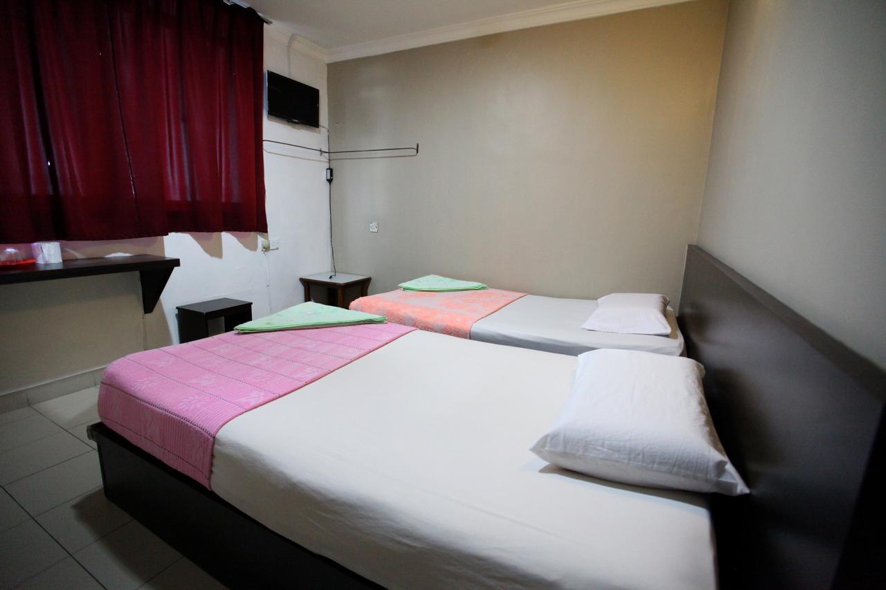 Mandarin Hotel Kuching Zewnętrze zdjęcie